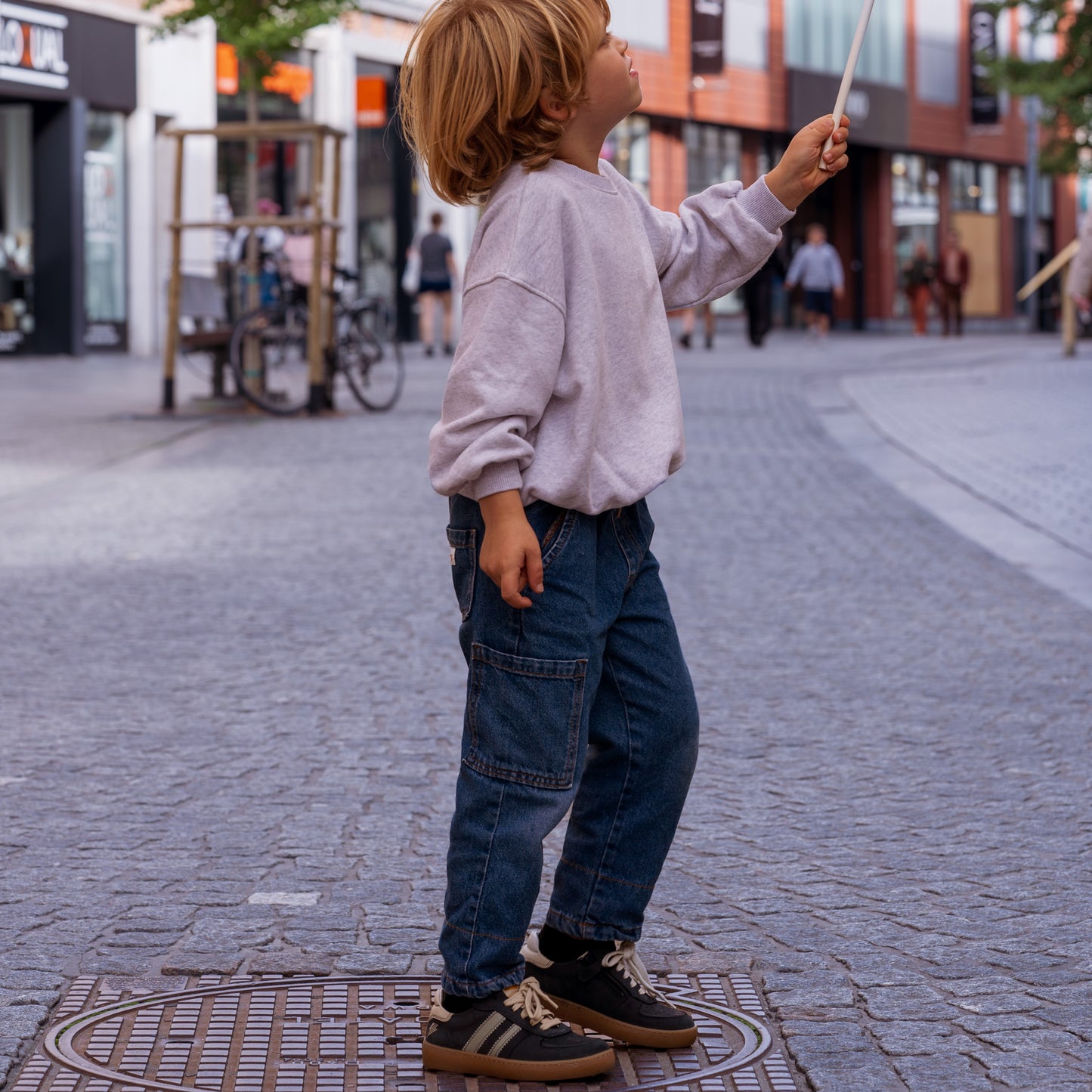 Ocra - sneaker donkerblauw strepen laag