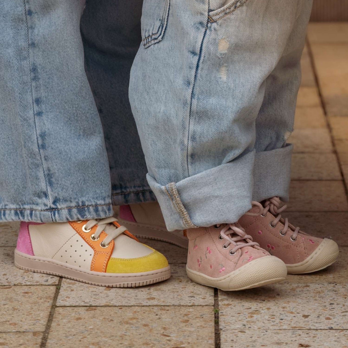Sneaker Ocra en Naturino Cocoon kersjes