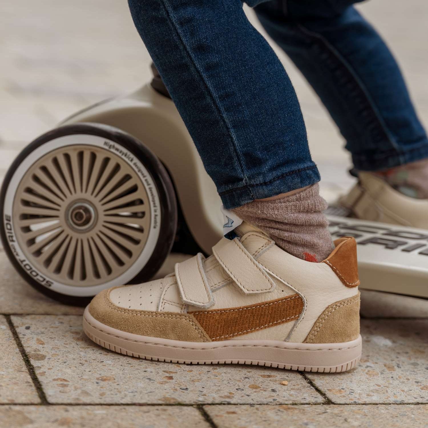 Sneaker Ocra Velcro