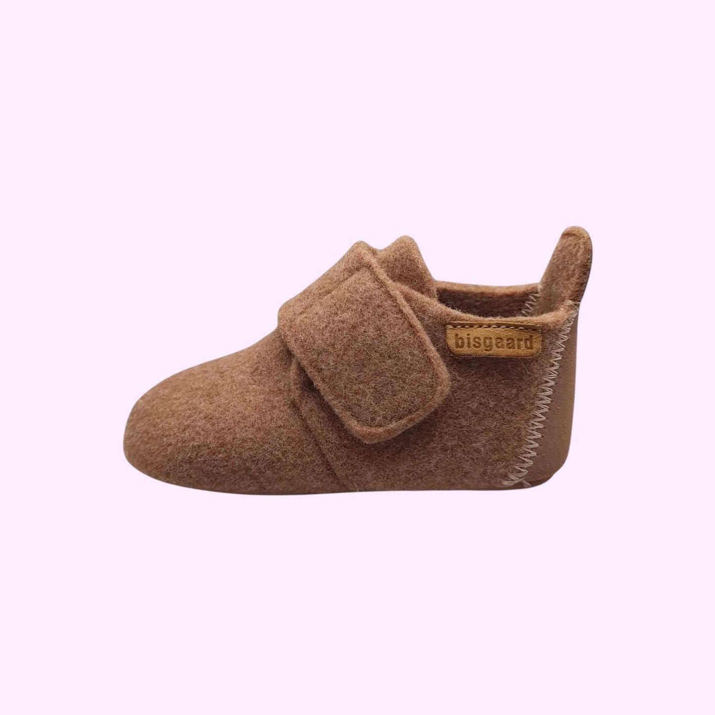 LOU kinderschoenen Bisgaard pantoffels van bruin wolvilt met klittenbandsluiting en suède hielkap voor kinderen