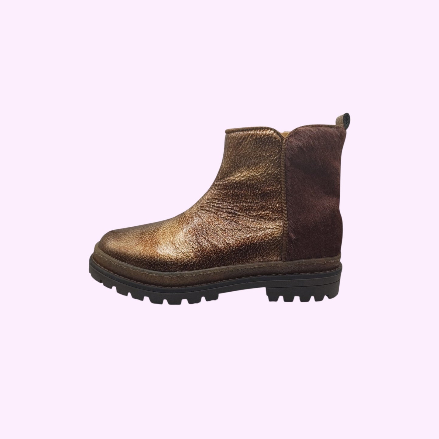 LOU kinderschoenen enkellaarsjes in metallic brons met donkerbruin suède en een robuuste profielzool