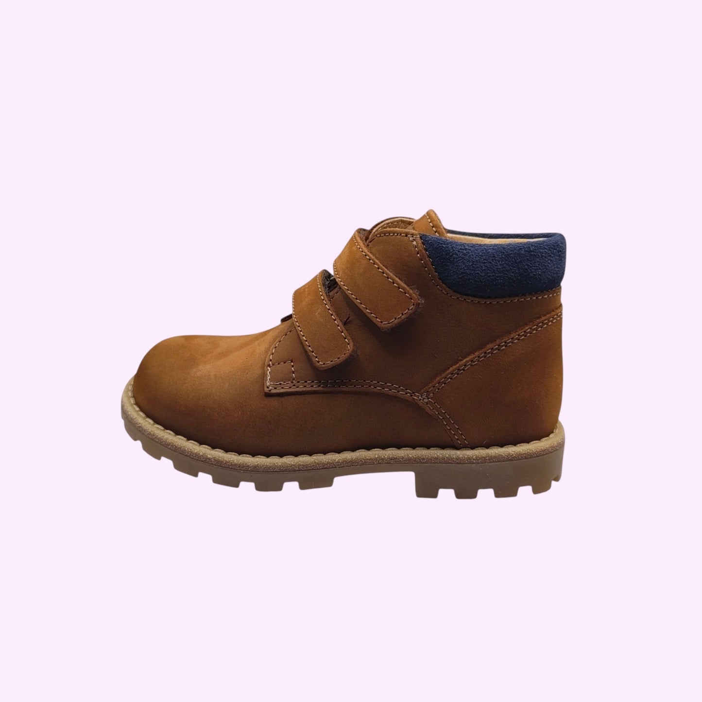 LOU kinderschoenen cognacbruine enkellaarsjes met klittenband en donkerblauwe kraag en stevige profielzool