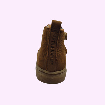 LOU kinderschoenen cognacbruine leren enkellaarsjes voor kinderen met Earth & Nature branding op de hiel